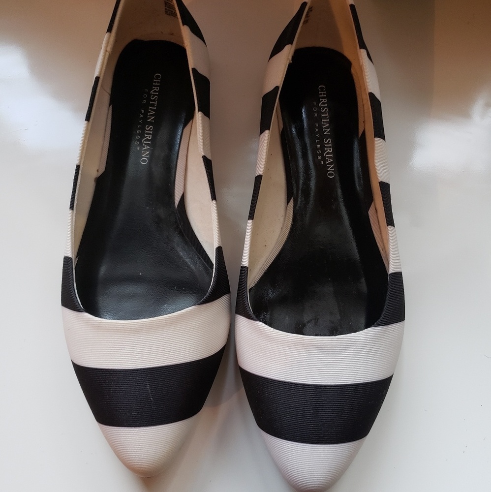 Striped pointy toe flats 🥿